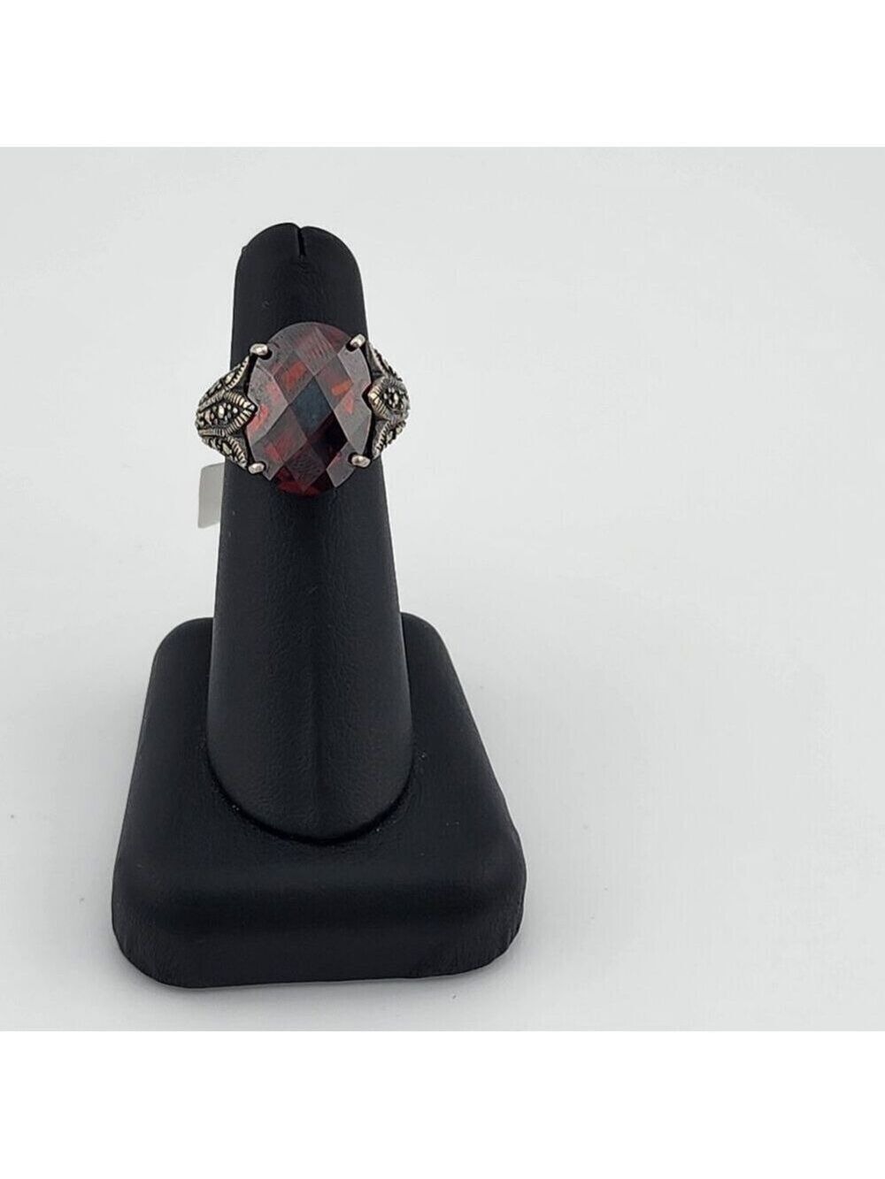 New 925 Silver Red Stone Ring – Vibrant & Sophisticated Look